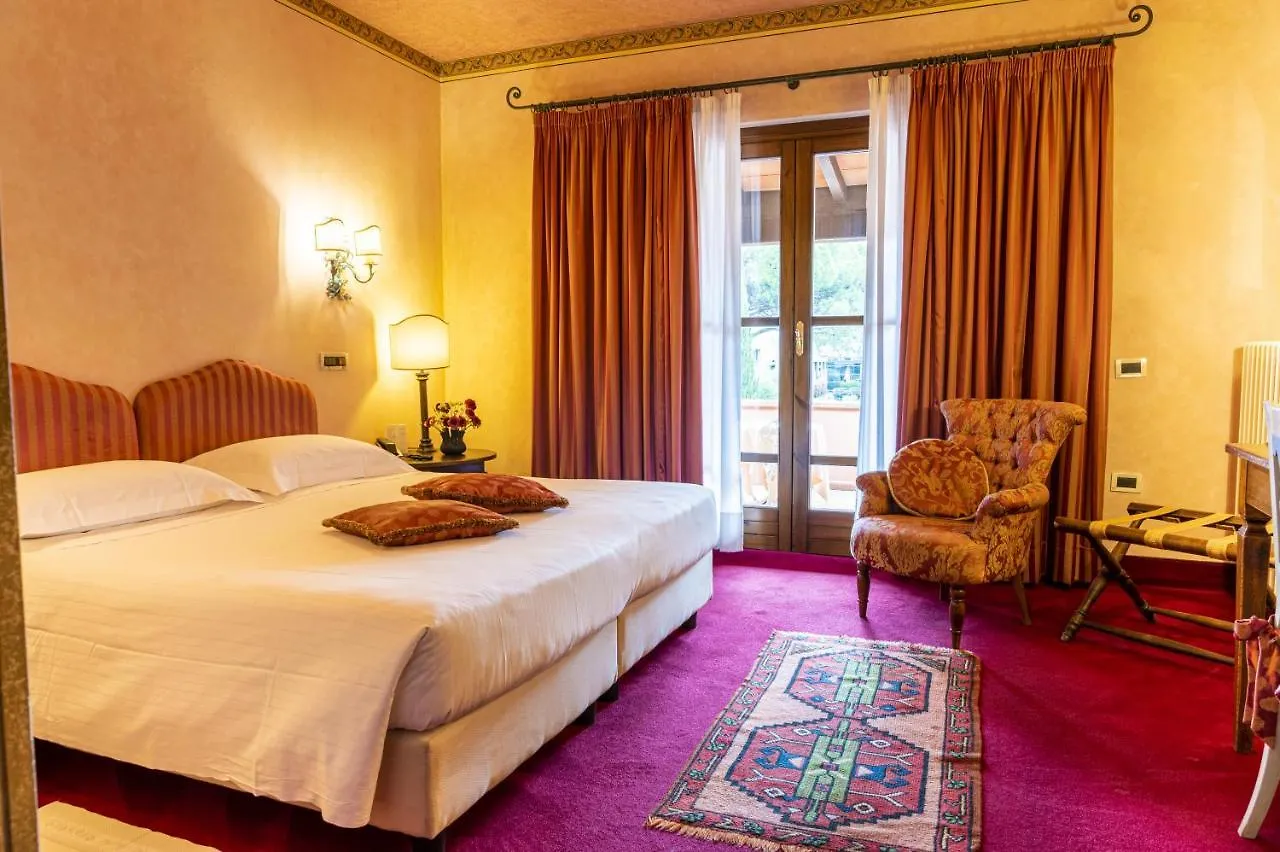 Hotel Boccaccio Calcinaia 4*,